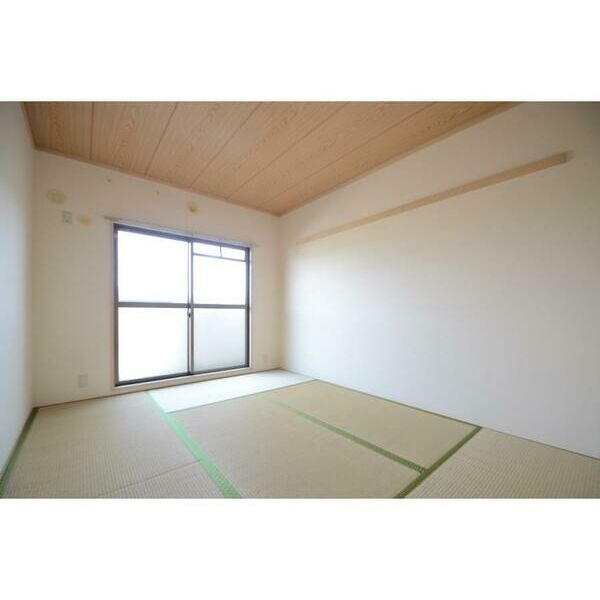 コートビレッジ辻堂203号室 リビング