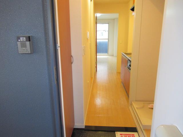 Y.Camphrier（ワイカンフリエ） 玄関