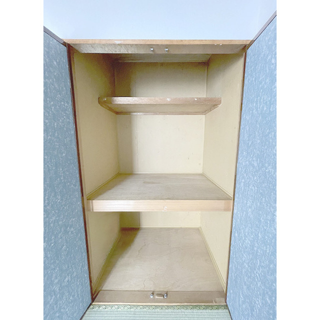 千歳ハイム203号室 大きな押し入れあり