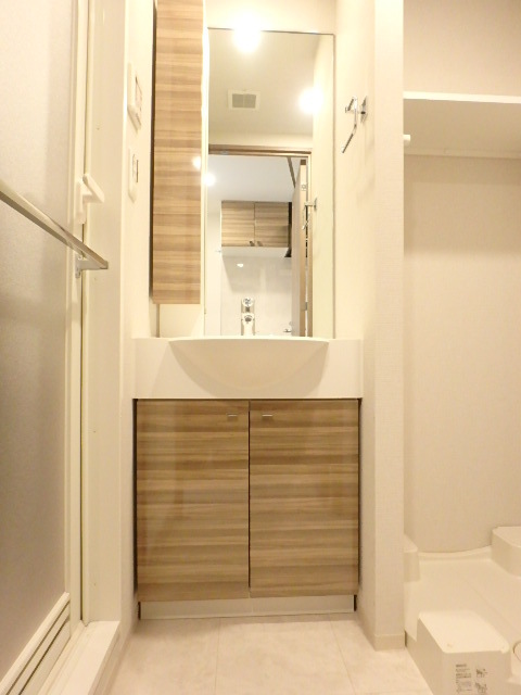 ガーラ横濱関内グランドステージ10階 独立洗面台付き