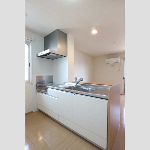 メゾンリッシュ　A 対面キッチン