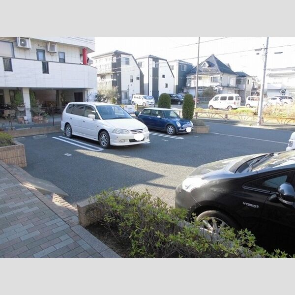 パークハイムK 駐車場