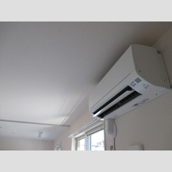 フェリス　B棟105号室 室内物干し・エアコン