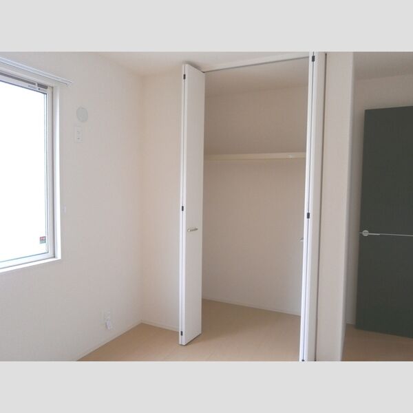 ハイネスCDFE　E102号室 収納