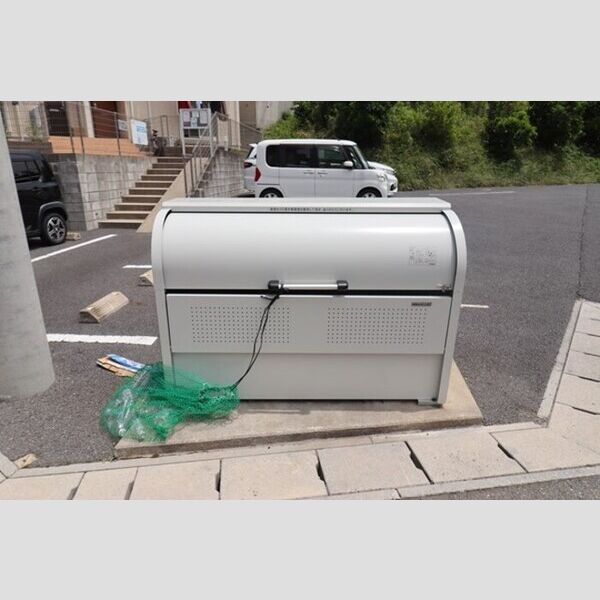 オークス102号室 ゴミ置き場