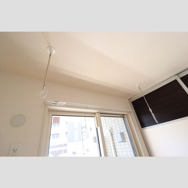 リシェス　Ⅰ103号室 室内物干し