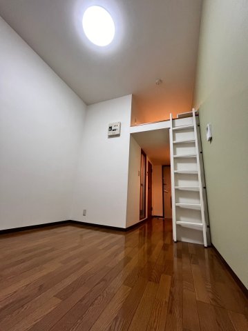 アドミラブールF 内観