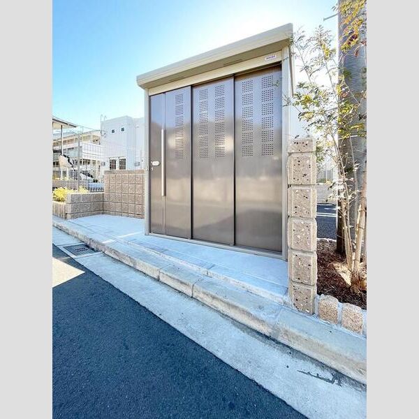 グラナーデ成城学園前B ゴミ置き場