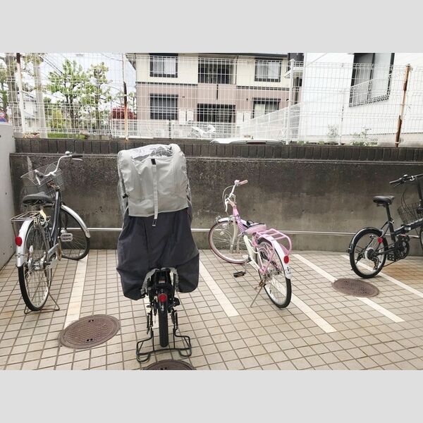 パレ・ドール港南台102号室 駐輪場