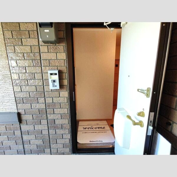 メゾンベール末広Ⅱ201号室 玄関