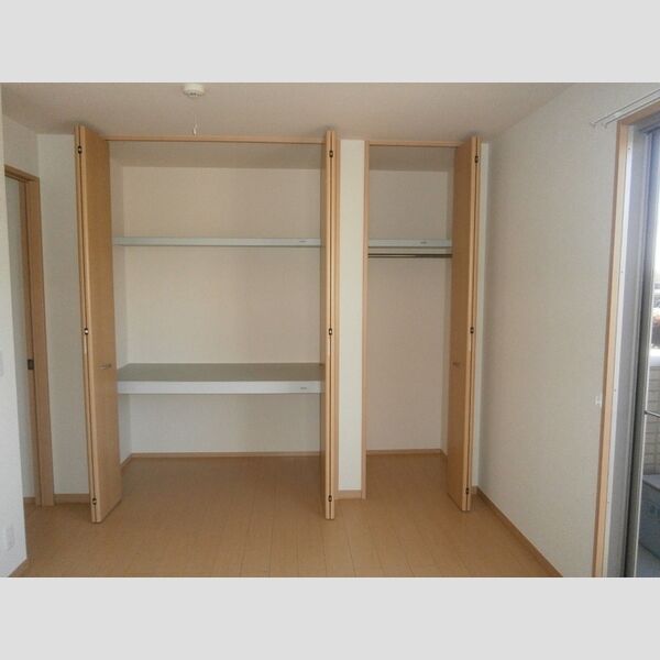 ファミール21301号室 物入&クローゼット
