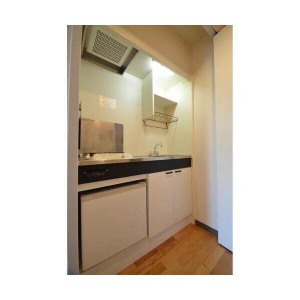 第20シグマビルディング関内301号室 キッチン