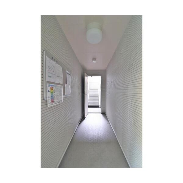 グレイス203号室 エントランス