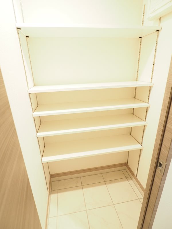 レジディア中延Ⅱ13階 収納