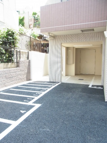 スカイコートパレス溝の口305号室 駐輪場