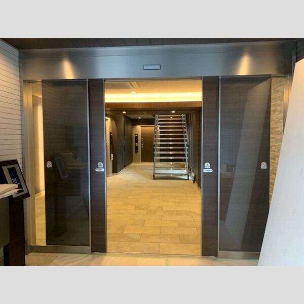 マーキュリー　グラシア エントランス