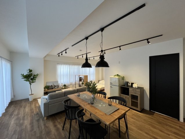 ステラ六浦6F号室 ※家具や小物はイメージです