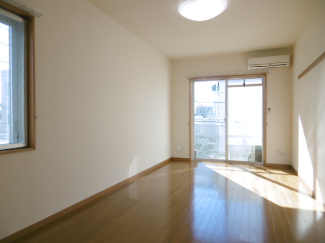 レオミノール明神町 居室1