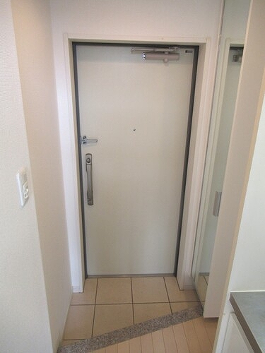 スタジオスクエア住吉3階 玄関　※同タイプ別部屋前回募集時2023.6撮影