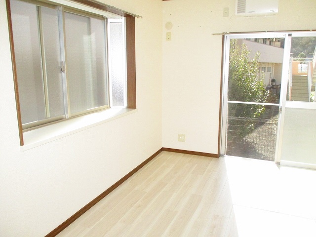 グリーンフィールド石阪2階 同建物別部屋の参考画像