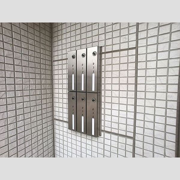 タウンハウス　ロエアス　E031号室 集合ポスト