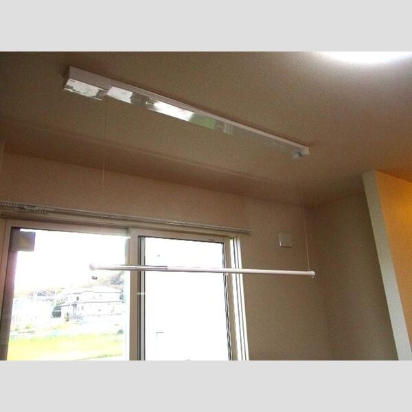 ヌーボイナリ金沢205号室 室内物干し