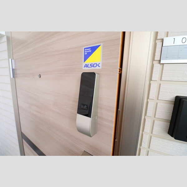 D-room小倉101号室 玄関IC錠