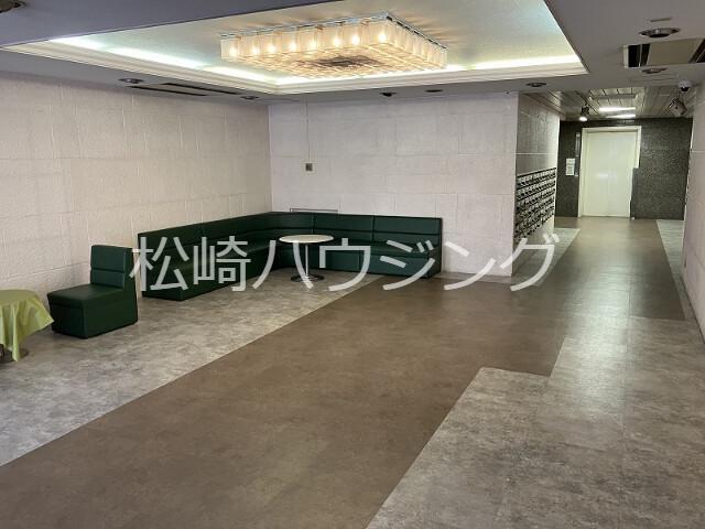 コープブロードウェイ エントランス