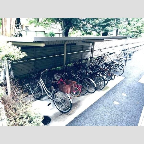 プリムヴェール　十番館 駐輪場