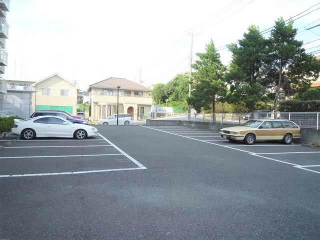 パティオ市ヶ尾 駐車場