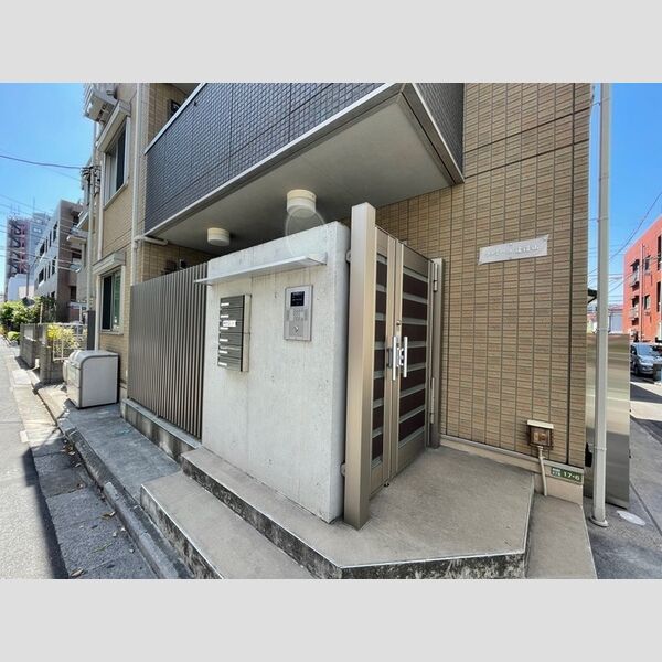 ファミーユ道灌山 エントランス