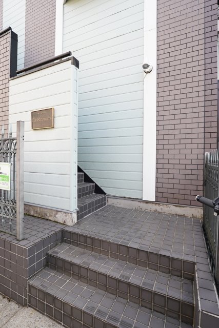 フラット南町206号室 エントランス