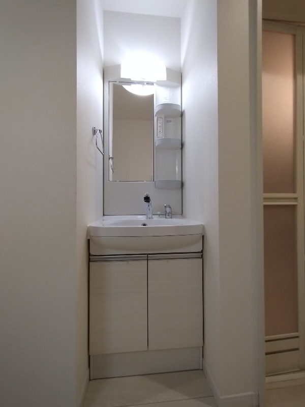 ソルナクレイシア平和台1階 洗面