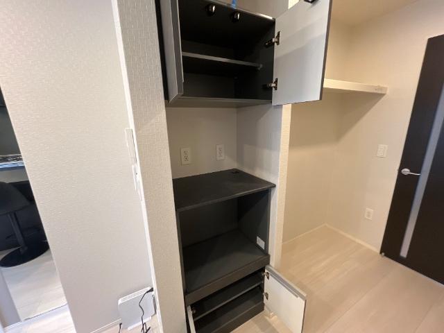 (仮称)綾瀬市吉岡東新築アパート203号室 キッチン収納（イメージ）