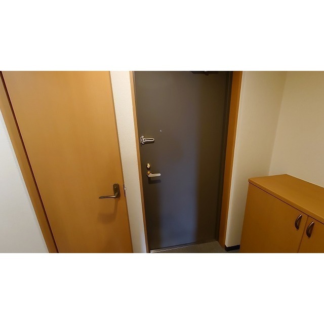 ＯＣＴＯＦＯＬＩＡ0202号室 玄関