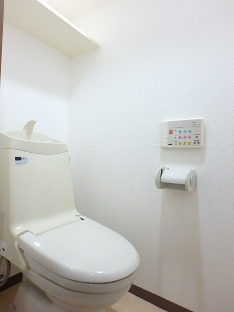 グランド・ガーラ練馬 落ち着いた色調のトイレです