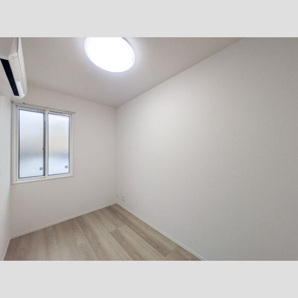 ノーブルパレス上木崎101号室 洋室