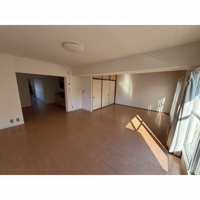 大宮公園サンライトマンション弐番館 リビング