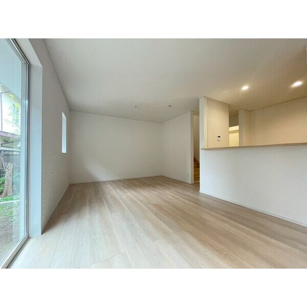 クレイドルガーデン川口市東内野第16　1号棟 リビング