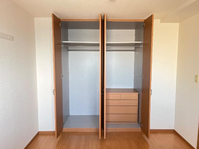 パルティール横濱 洋室クローゼット