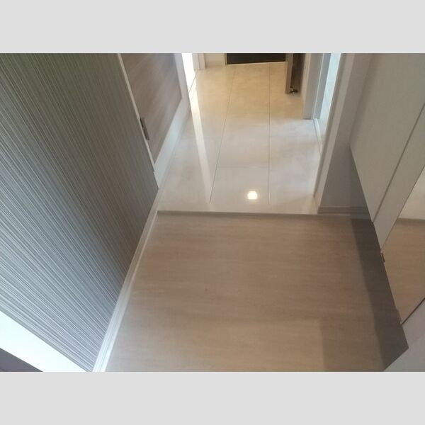 ラ・カーサ　グリシーナ301号室 玄関