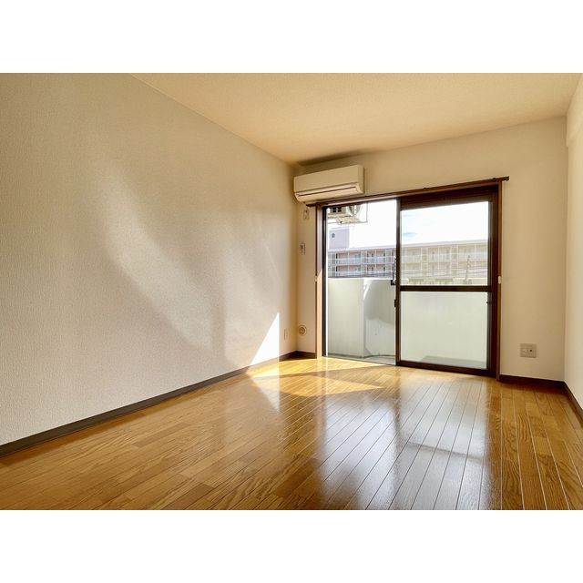 エクセルＩ ☆洋室8.4帖　※写真は同間取りのお部屋