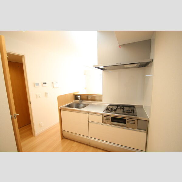 ソレイユ キッチンはガス3口グリル付き♪