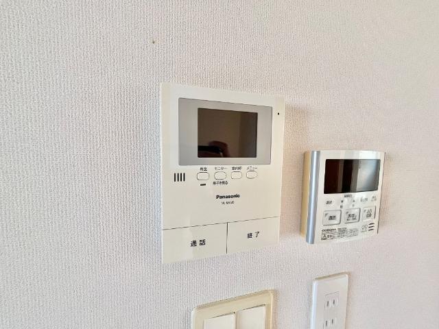ラークヒル203号室 カメラ付インターホン