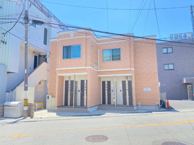 アデランテ 外観写真（昼）