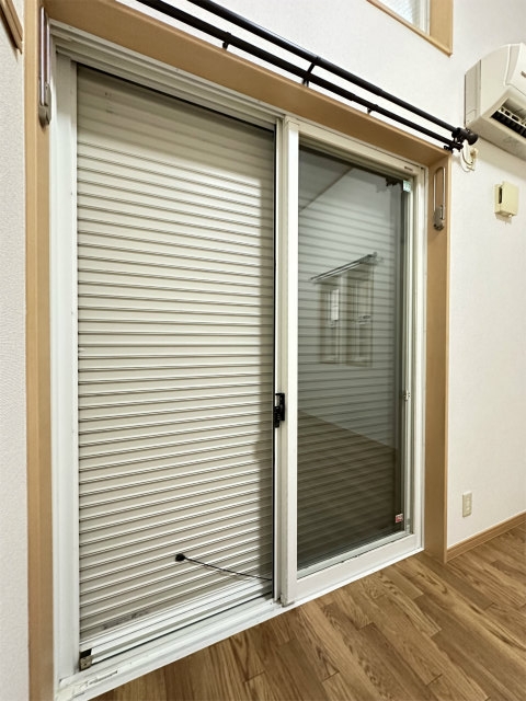 フェリーチェ鶴見イースト1階 シャッター