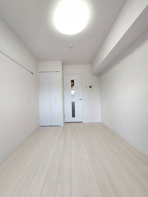 ガーラ・ステーション新宿牛込柳町 ゆったり過ごせる居間です