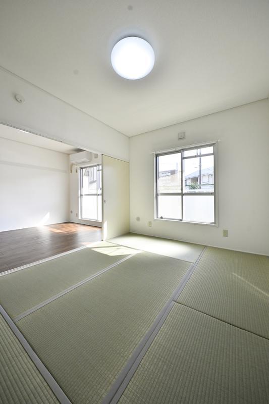 ファルム烏山1階 洗面所