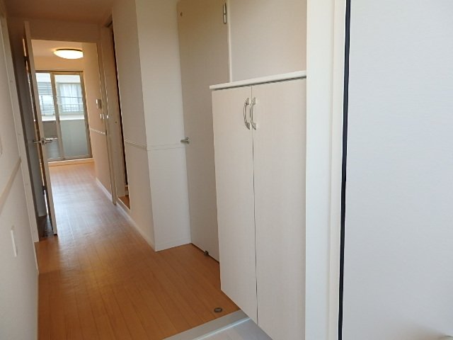 エルディアⅡ201号室 廊下