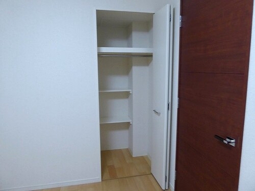 ライオンズマンション馬込マークヒルズ クロゼット　※2014年7月撮影